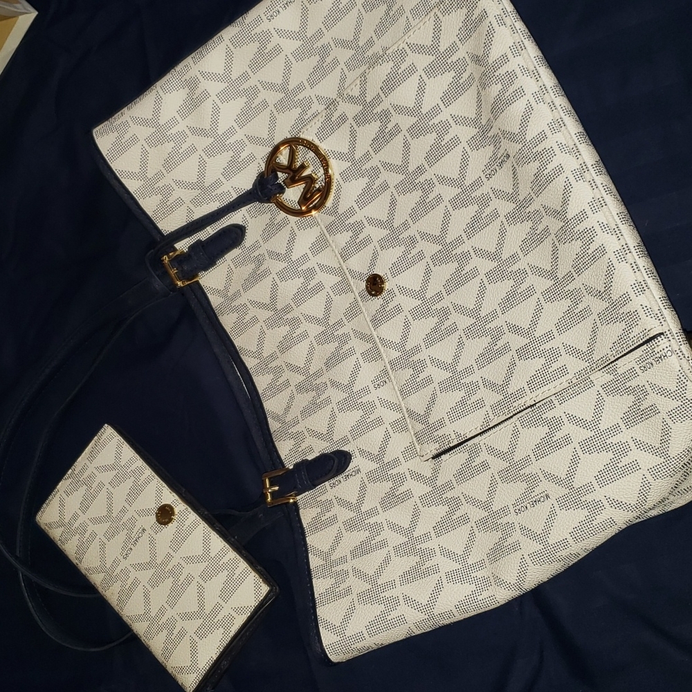Michael Kors Purse and Wallet Navy Blue 😍